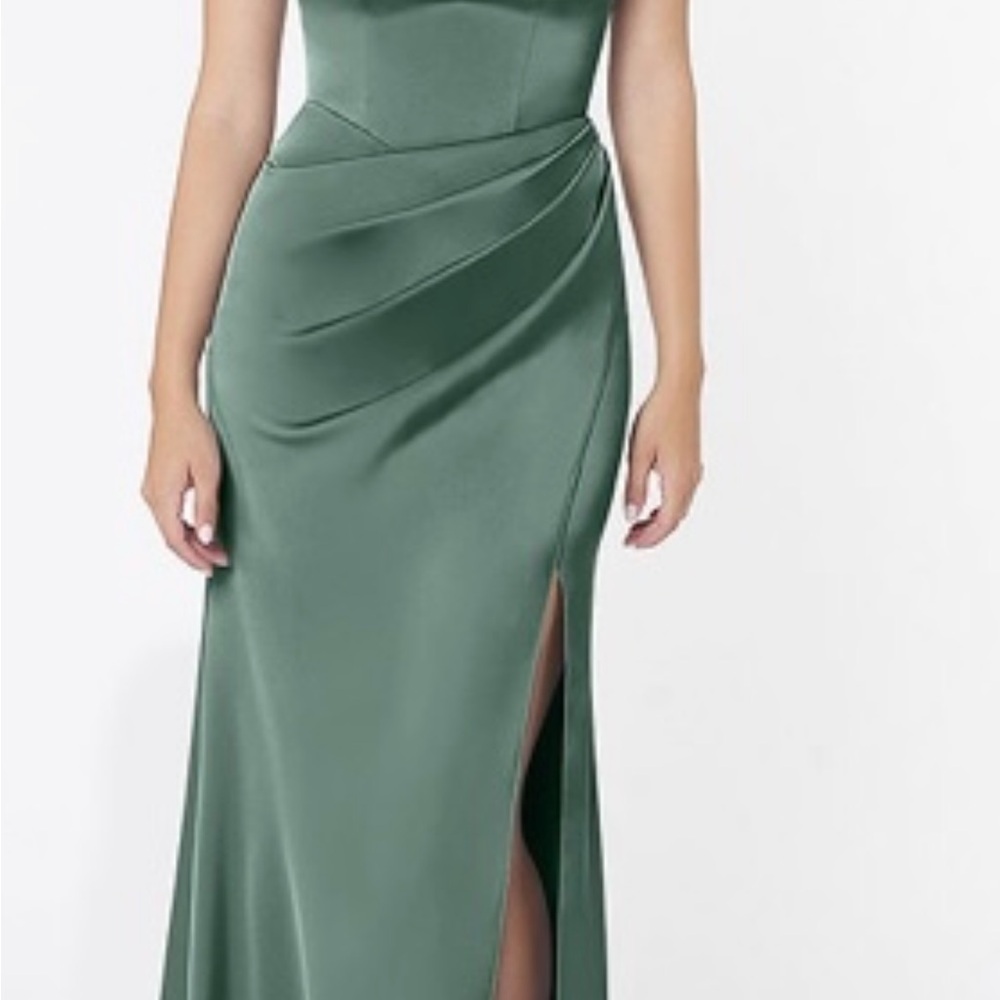 Elegant Green Satin Evening Gown